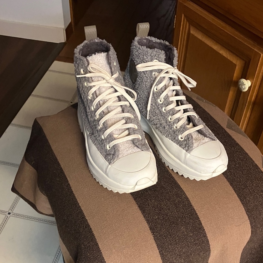Converse Women's Gray and White High-Top Sneakers